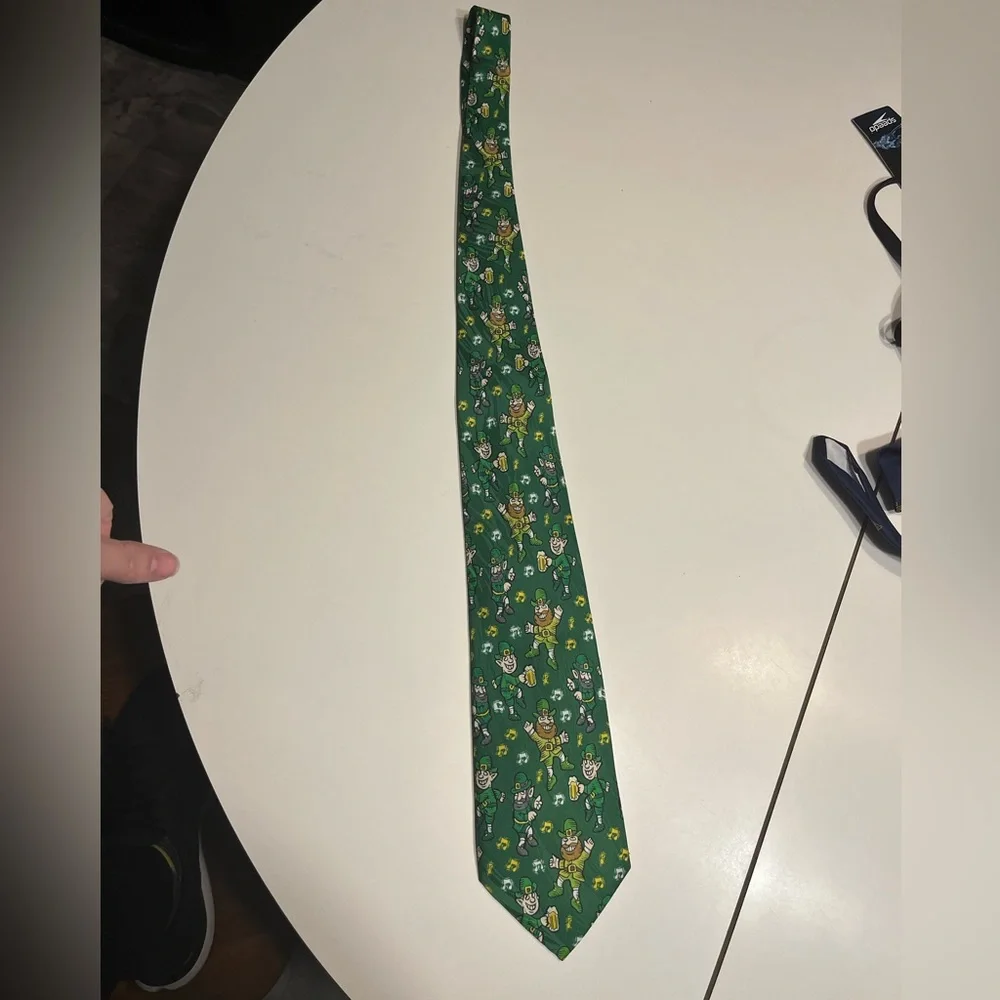 St. Patrick’s Day neck tie green drinking leprechaun